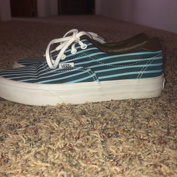 VANS - Picture 4 of 6